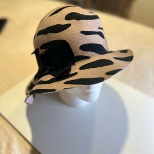 Stylish Animal Print Hat with Bow